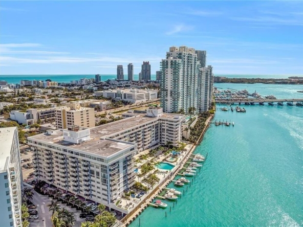 7c7a784c347d16a41b94f1d9ed65605e P F.jpg